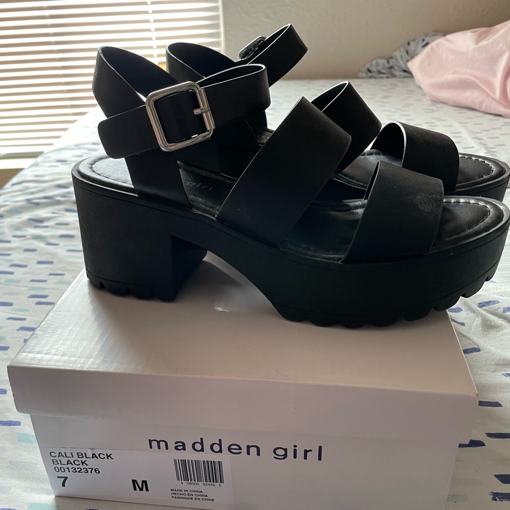 Womens strappy heeled sandals *AS IS*